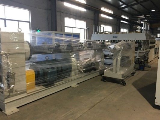 Polycarbonate Hollow Profile Sheet Extrusion Line UV Protection PLC Control